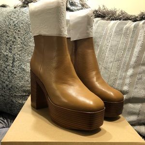 STEVE MADDEN LEATHER PLATFORM BOOTS